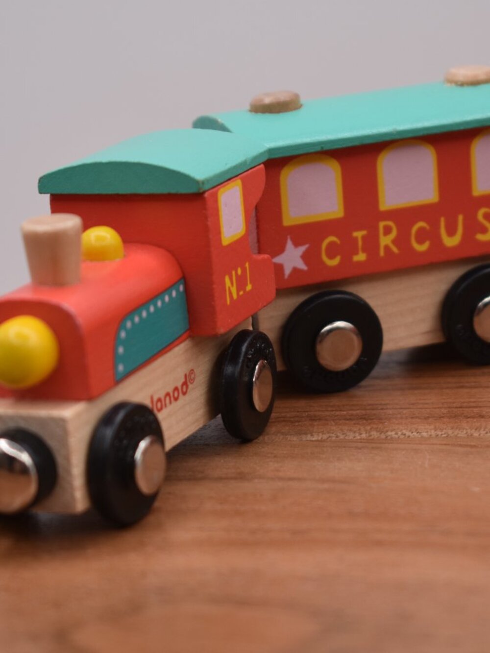 Janod Circus Train Wooden Trains N.1 Caboose Engine Cargo Cars Juratoys France - Picture 3 of 8